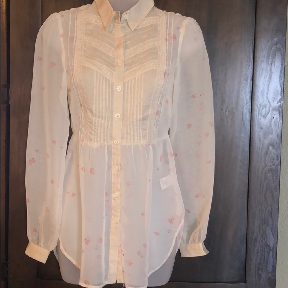 Free People button down blouse with collar